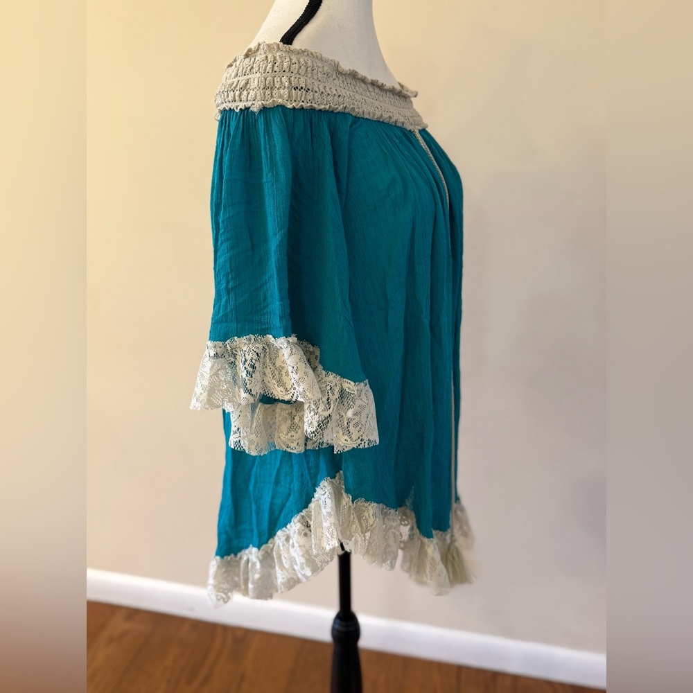 Exquisitely Detailed- Boho-style off-the-shoulder tunic dress - Picture 2 of 5